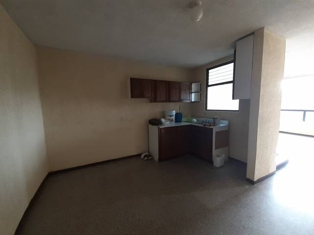 AMPLIO Y CENTRICO APARTAMENTO EN RENTA, EN KAMINAL JUYU ZONA 7
