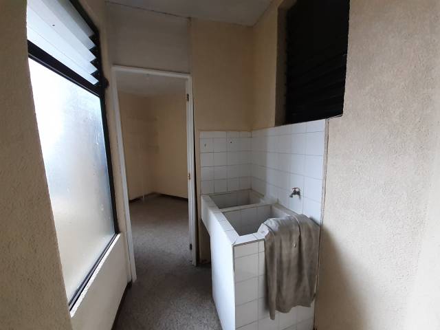 AMPLIO Y CENTRICO APARTAMENTO EN RENTA, EN KAMINAL JUYU ZONA 7 - Image 4