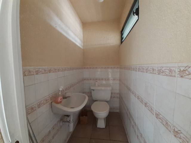 AMPLIO Y CENTRICO APARTAMENTO EN RENTA, EN KAMINAL JUYU ZONA 7 - Image 5