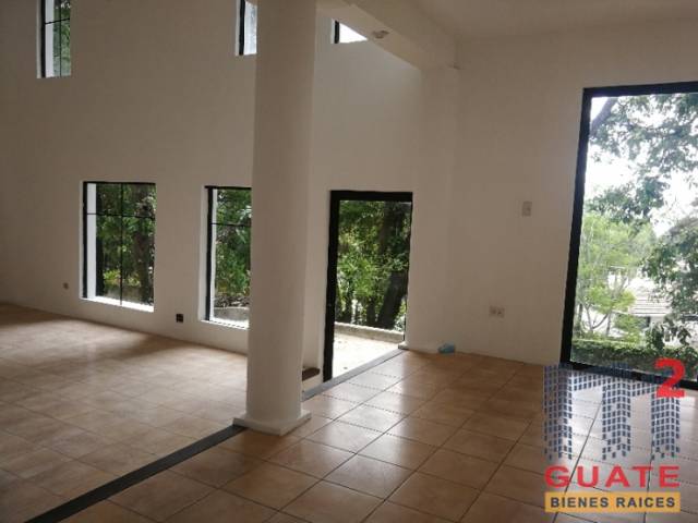 Casa de 380 m2 de construcción en Venta, Mixco - Image 4