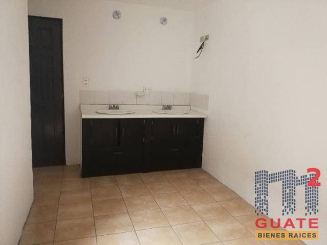 Casa de 380 m2 de construcción en Venta, Mixco - Miniatura 8