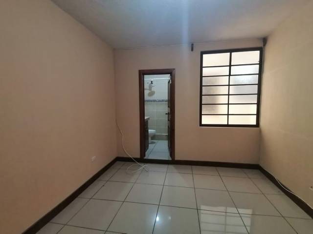 APARTAMENTO EN RENTA ENTRADA CIUDAD SATÉLITE ZONA 9 MIXCO - Image 4