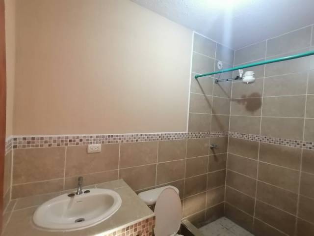 APARTAMENTO EN RENTA ENTRADA CIUDAD SATÉLITE ZONA 9 MIXCO - Miniatura 8