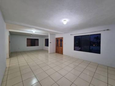 CASA EN VENTA DENTRO DE COLONIA PINARES, SAN CRISTÓBAL - Image 1