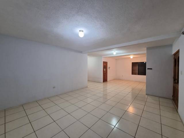 CASA EN VENTA DENTRO DE COLONIA PINARES, SAN CRISTÓBAL - Image 3