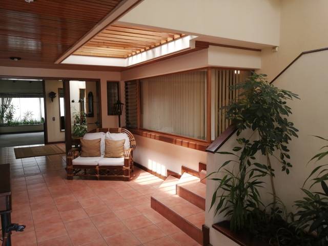 HERMOSA CASA EN VENTA EN EXCLUSIVO CONDOMINIO PRIVADO SAN CRISTÓBAL - Image 2