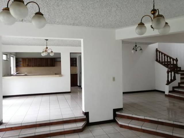 Casa en Venta Colonia Residencial San Cristóbal B-2 - Image 2