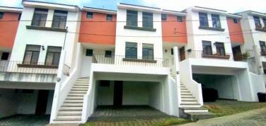 CityMax Antigua vende casa con financiamiento en San Lucas Sacatepéquez - Image 1
