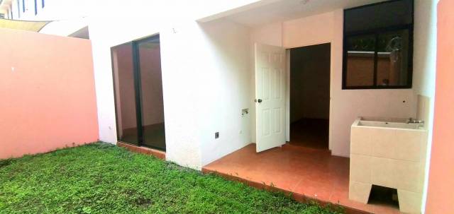 CityMax Antigua vende casa con financiamiento en San Lucas Sacatepéquez - Miniatura 7