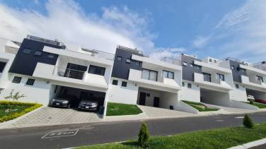 CASA EN VENTA SAN CRISTOBAL  RESIDENCIAL   SOLAIRE - Image 1