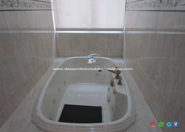 HERMOSO APARTAMENTO EN RENTA  ZONA 14 - Miniatura 7