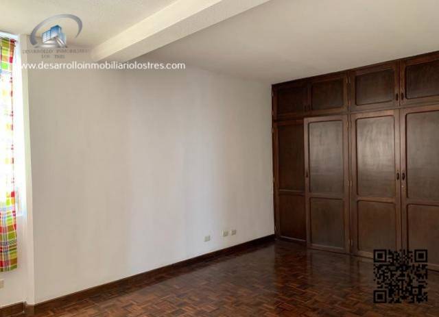 LINDO Y AMPLIO APARTAMENTO EN RENTA ZONA 15 - Image 2