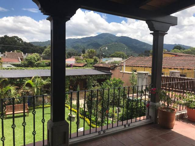 CASA CAMINABLE AL CENTRO DE ANTIGUA GUATEMALA A LA VENTA - Image 2