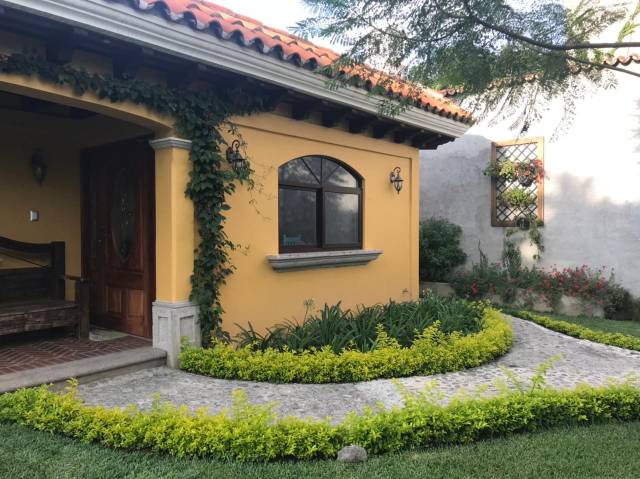 CASA CAMINABLE AL CENTRO DE ANTIGUA GUATEMALA A LA VENTA - Miniatura 7