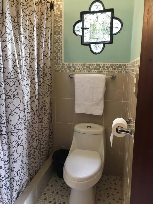 CASA CAMINABLE AL CENTRO DE ANTIGUA GUATEMALA A LA VENTA - Miniatura 9