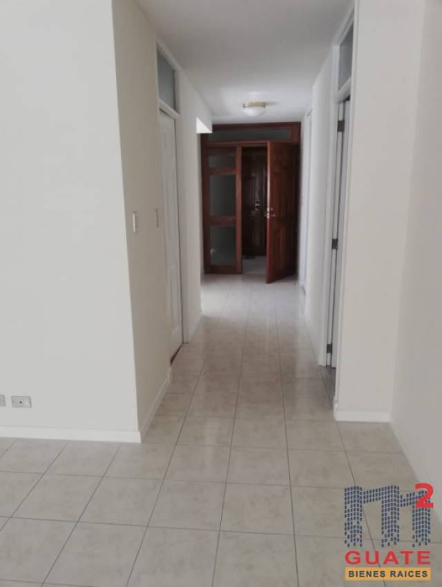 Apartamento de 92 m2 de construcción en Renta, Zona 10 - Image 2