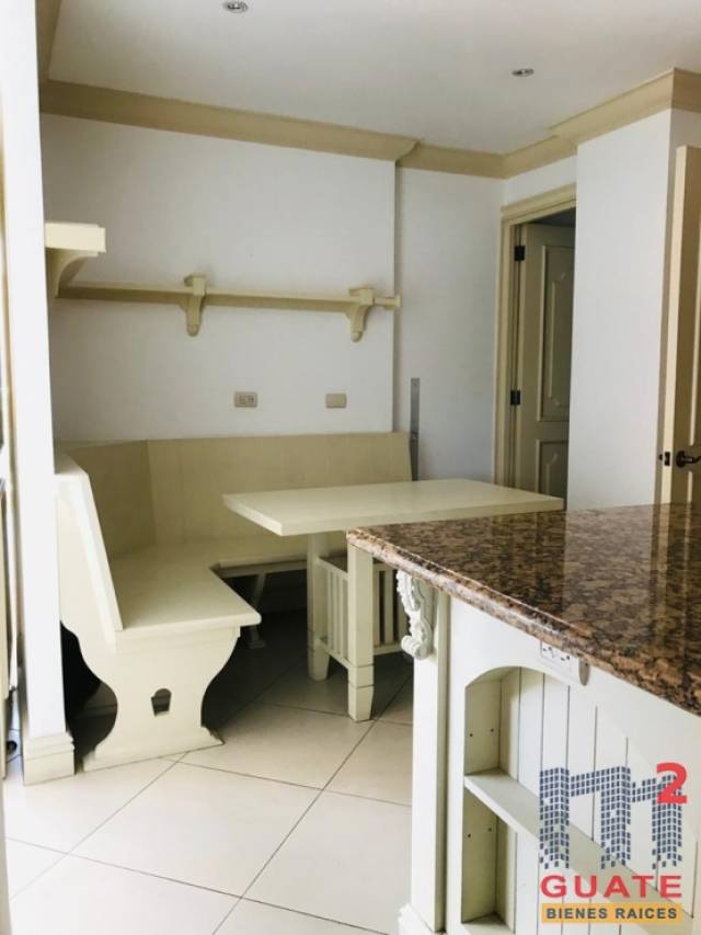 Apartamento de 330.68 m2 de construcción en Renta, Zona 14 - Image 2