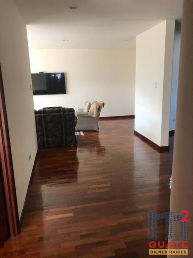 Apartamento de 240 m2 de construcción en Renta, Zona 15 - Image 5