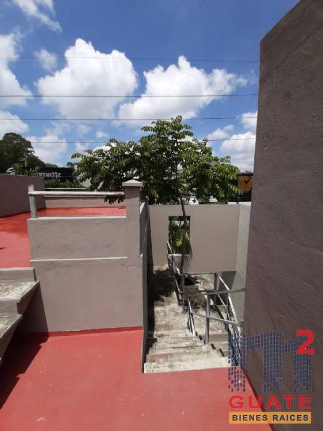 Casa de 244.84 m2 de construcción, en Venta Zona 10 - Image 4