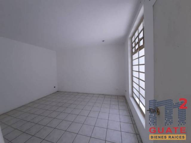 Casa de 244.84 m2 de construcción, en Venta Zona 10 - Miniatura 8