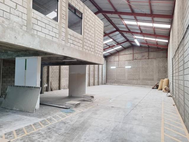 BODEGA EN RENTA Z.10 CIUDAD DE GUATEMALA - Image 2