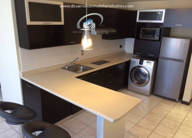 Apartamento de 63 mts, amueblado en renta zona 9 - Miniatura 2