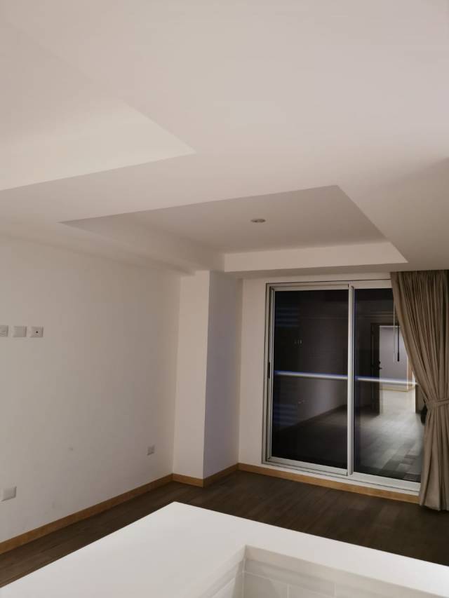 Alquilo apartamento en zona 10, Edificio Cityhause - Miniatura 3