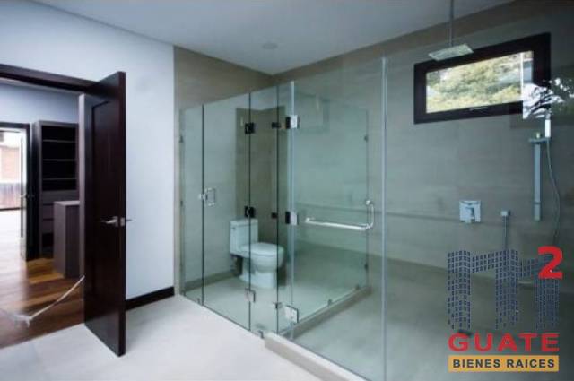 Casa de 567 m2 de construcción Venta, Zona 16 - Image 4