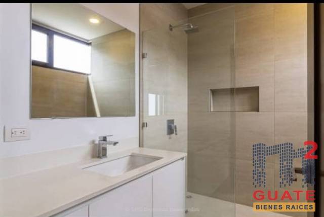 Casa de 567 m2 de construcción Venta, Zona 16 - Image 5