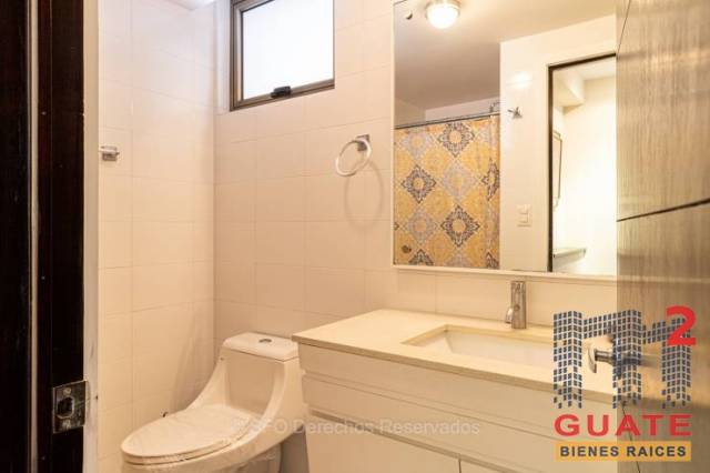 Apartamento de 135 m2 de construcción en Renta, Zona 10 - Miniatura 9