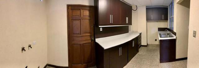 Apartamento en Renta Zona 15, ambientes amplios - Image 3