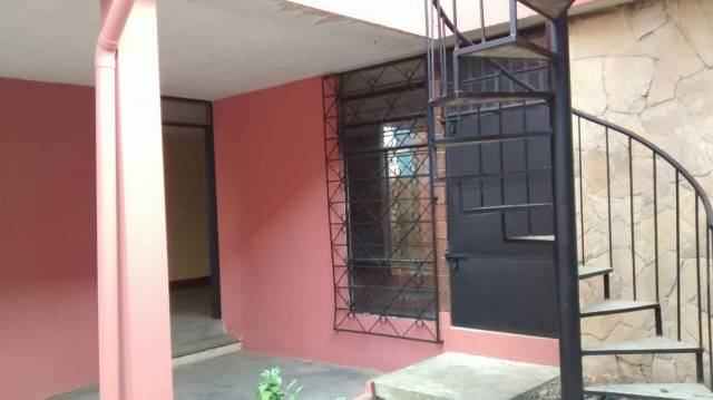 VENDO HERMOSA CASA IDEAL CLINICAS, OFICINAS, CASA DE HUESPEDES - Miniatura 4