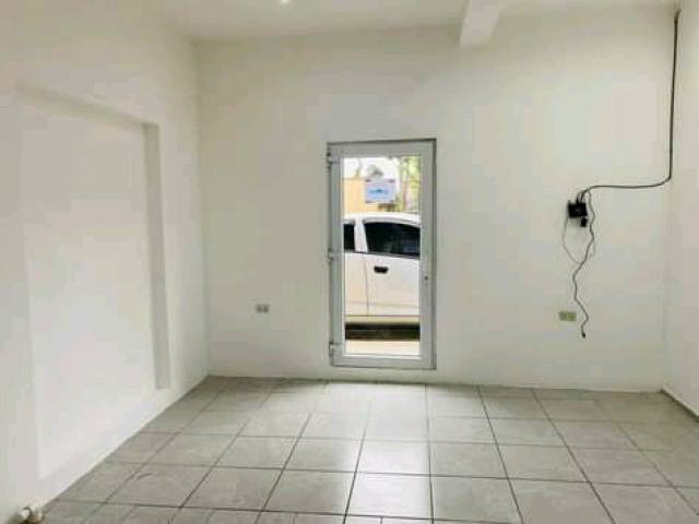 Local comercial a orilla de calle - Image 2