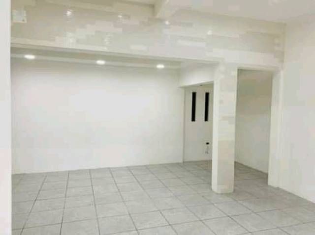 Local comercial a orilla de calle - Image 3