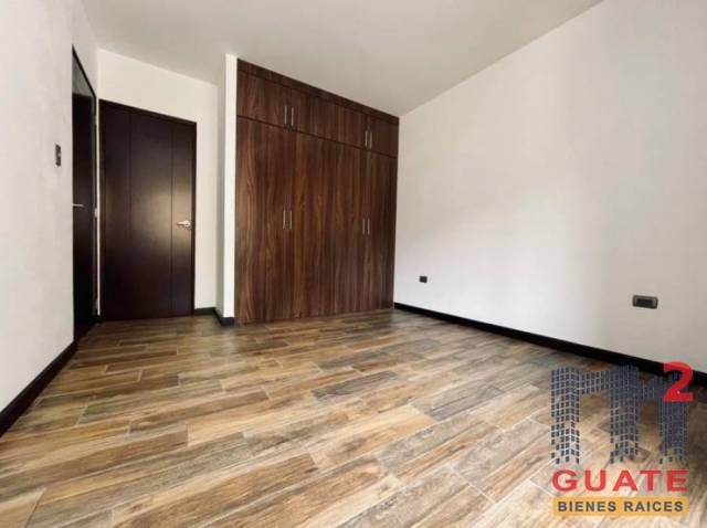 Apartamento de 130 m2 de construcción en Venta, Zona 16 - Image 2
