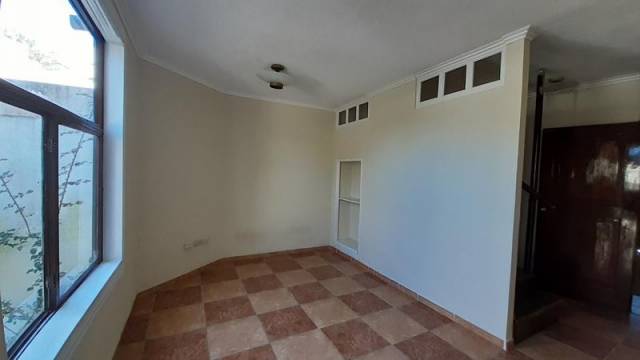 Casa en Renta Mariscal Zona 11, fuera de garita - Image 3