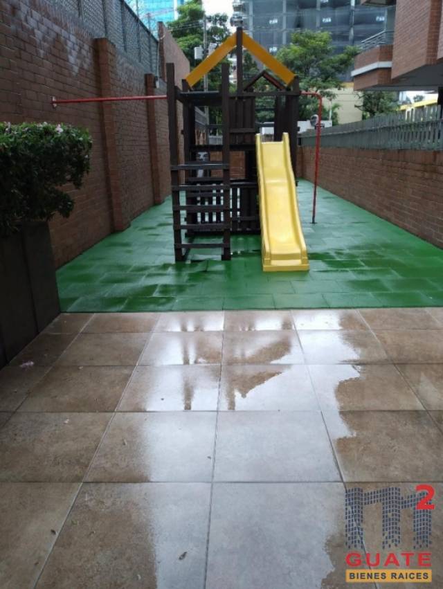 Apartamento de 136.85 m2 de construcción en Venta, Zona 10 - Miniatura 10