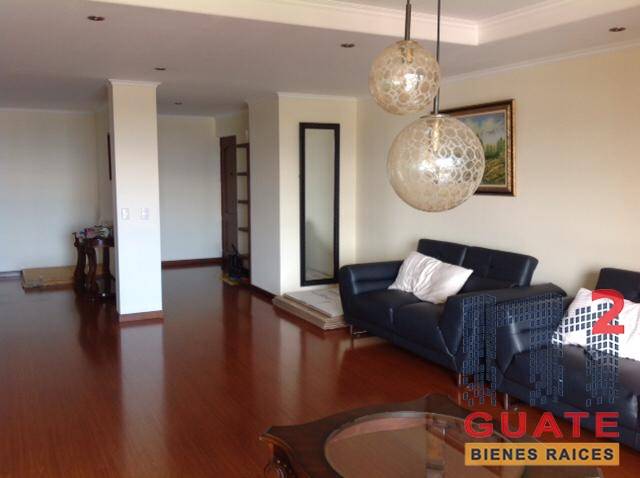 Apartamento de 264 m2 de construcción en Venta, Zona 15 - Image 2