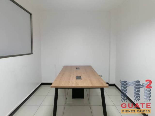 Oficina de 50 m2 de construcción en Renta, Zona 10 - Image 2