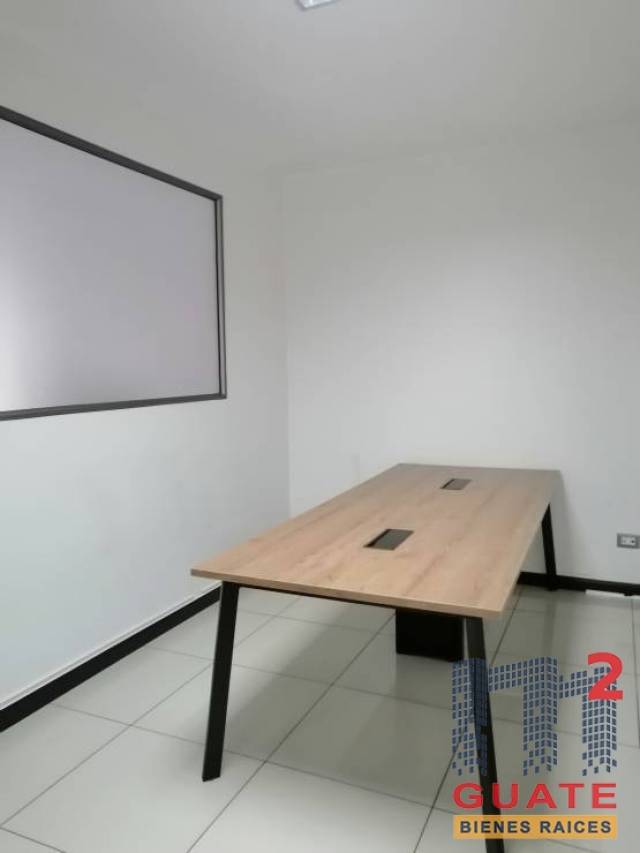 Oficina de 50 m2 de construcción en Renta, Zona 10 - Miniatura 10