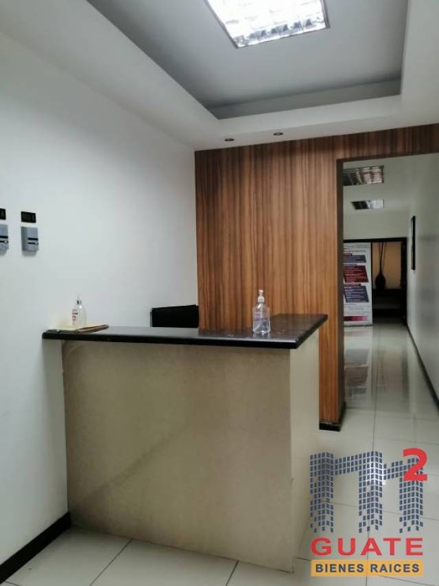 Oficina de 50 m2 de construcción en Renta, Zona 10 - Image 4