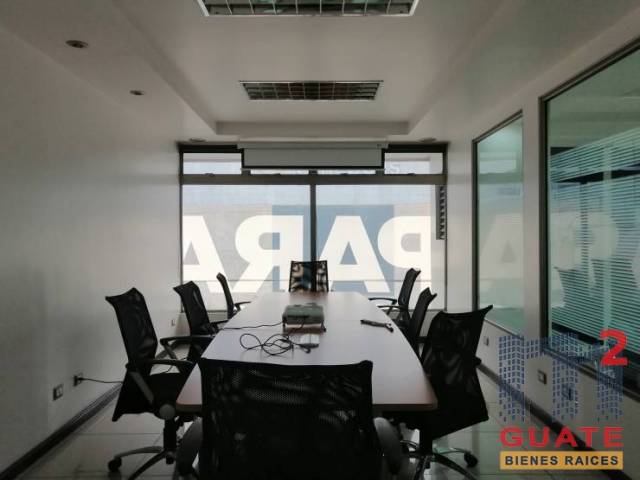 Oficina de 50 m2 de construcción en Renta, Zona 10 - Image 5