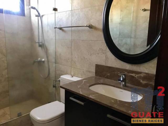 Apartamento de 136 m2 de construcción en Renta, Zona 14 - Image 1