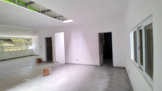 Ofibodega en Renta Calz. La Paz - Miniatura 4