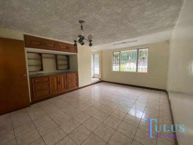 Casa en venta en zona 11 - Image 2