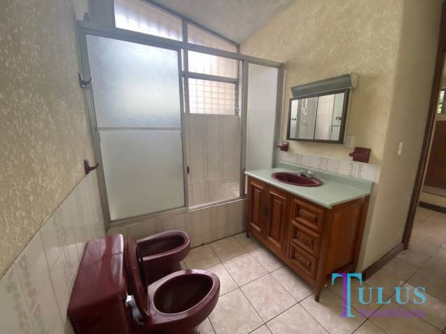 Casa en venta en zona 11 - Image 5
