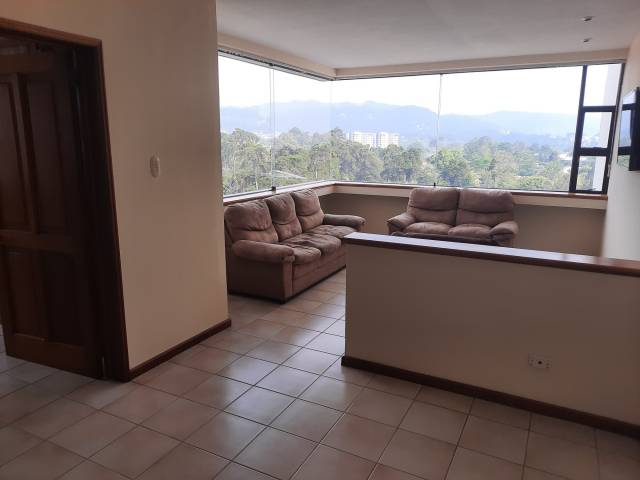 Alquilo Amplio Apartamento, Zona 14 - Miniatura 7