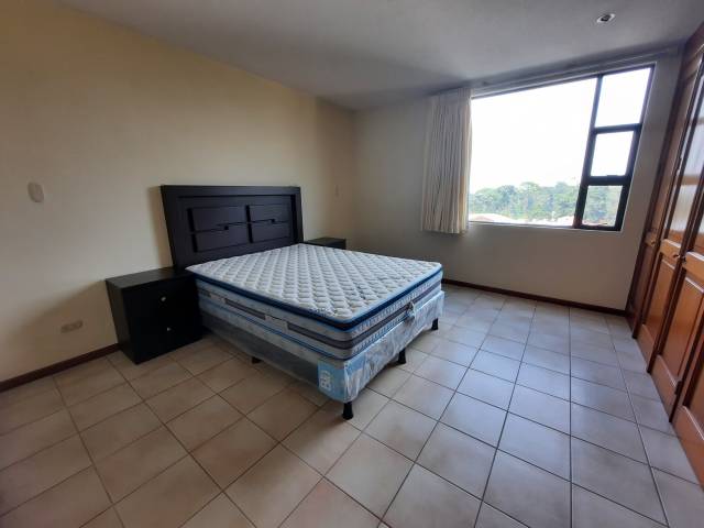 Alquilo Amplio Apartamento, Zona 14 - Miniatura 9