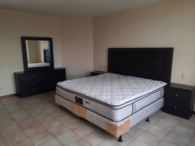 Alquilo Amplio Apartamento, Zona 14 - Miniatura 11