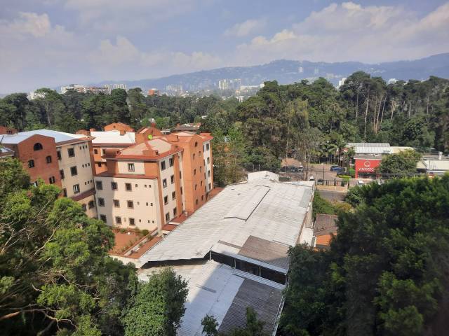 Alquilo Amplio Apartamento, Zona 14 - Miniatura 12
